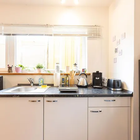 Ruhiges 1-zi-apartment, Ideal Für Kurzaufenthalt Für Bis Zu 4 Personen *